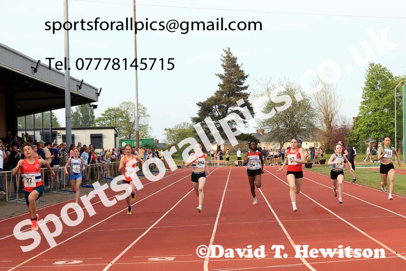The 150 metres, 2025 NEGP No. 1, Monkton Stadium, Jarrow. Photo: David T. Hewitson/Sports for All Pics